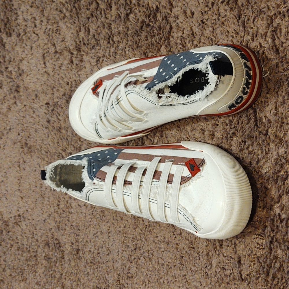 NWOT Rocket Dog size 7 American flag tennis shoes